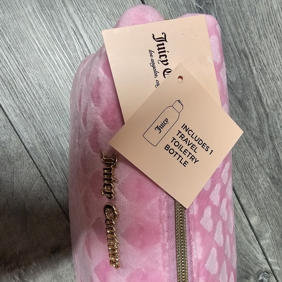 Juicy Couture Pink Soft Velour Heart Toiletry Bag Includes Juicy Couture Bottle - Picture 4 of 11